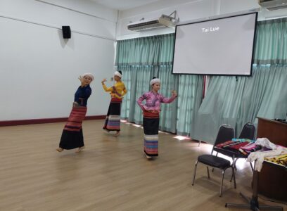 Textiles and Lanna Dance presentation and performance