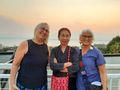 Capture unforgettable sunset moments with friends at Phayao’s scenic viewpoint.