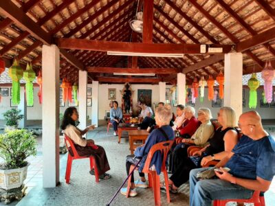 Learn about Phayao’s rich culture and history in an immersive temple discussion.